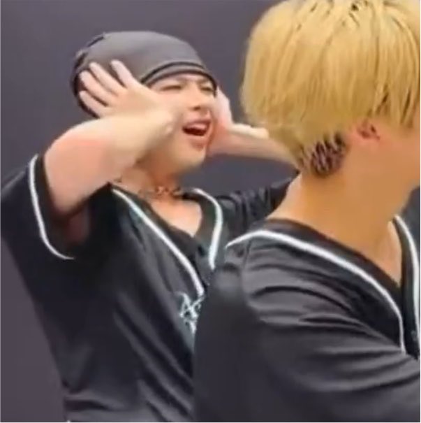 룽이 tweet media