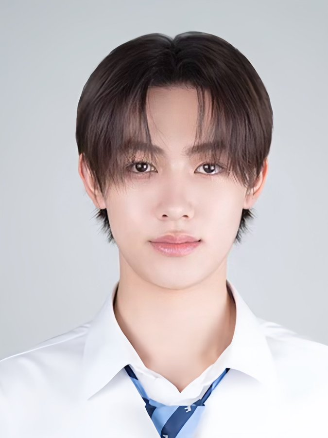 dxazzel's tweet photo. gila kata gw bighit nemu dimana ya 2009, jarak cuma sebulan, satu berprestasi di air satu di darat, satu arab satu meksiko, sama sama cakep bening paripurna, talented gak usah di tanya lagi.... https://t.co/z0eGe2IrnB