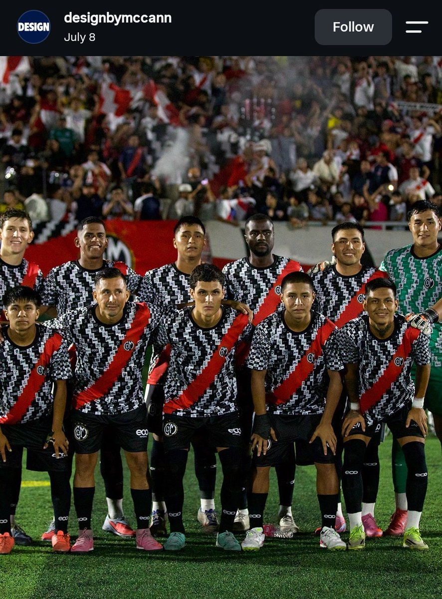 indosupporter's tweet photo. JERSEY DENGAN 1000 SPONSOR

Dijatuhi sanksi degradasi ke Liga Amatir karena masalah finansial, klub asal Peru, Deportivo Municipal kesulitan dapat sponsor besar.

Alhasil space sponsor dijual murah meriah.
Dengan harga 200 Sol Peru / sponsor. Kurs sekarang sekitar 1 juta / sponsor

Dalam 3 bulan dapat 1000 sponsor. Pendapatan sekitar 1 Milyar utk membiayai klub.

Kreatif cara penempatan sponsornya.

Cc @Jerseyforum