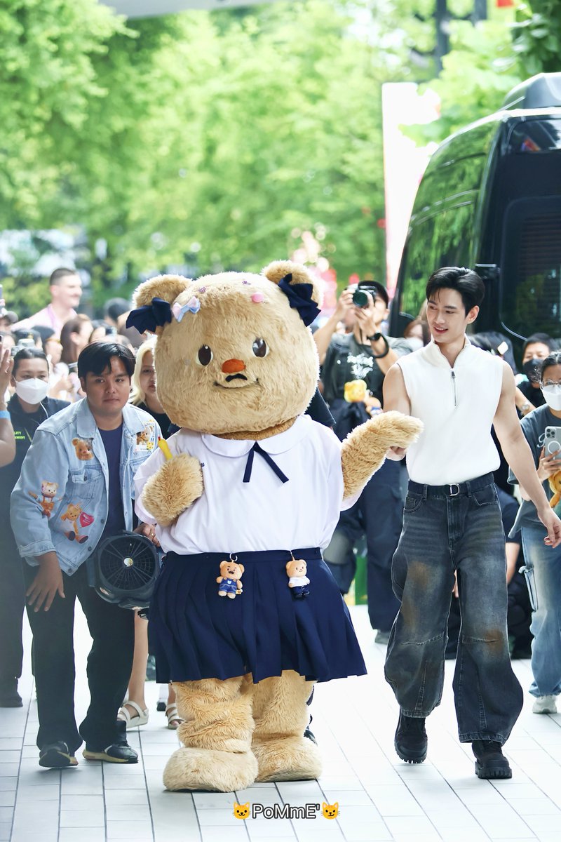 PommeC_C's tweet photo. เนยศักดิ์กับปะป๊าพาเวล ตลกหน้ายัยเนยอะ 555 😹🤍🐻
#butterbear https://t.co/Vrq5er2sBX