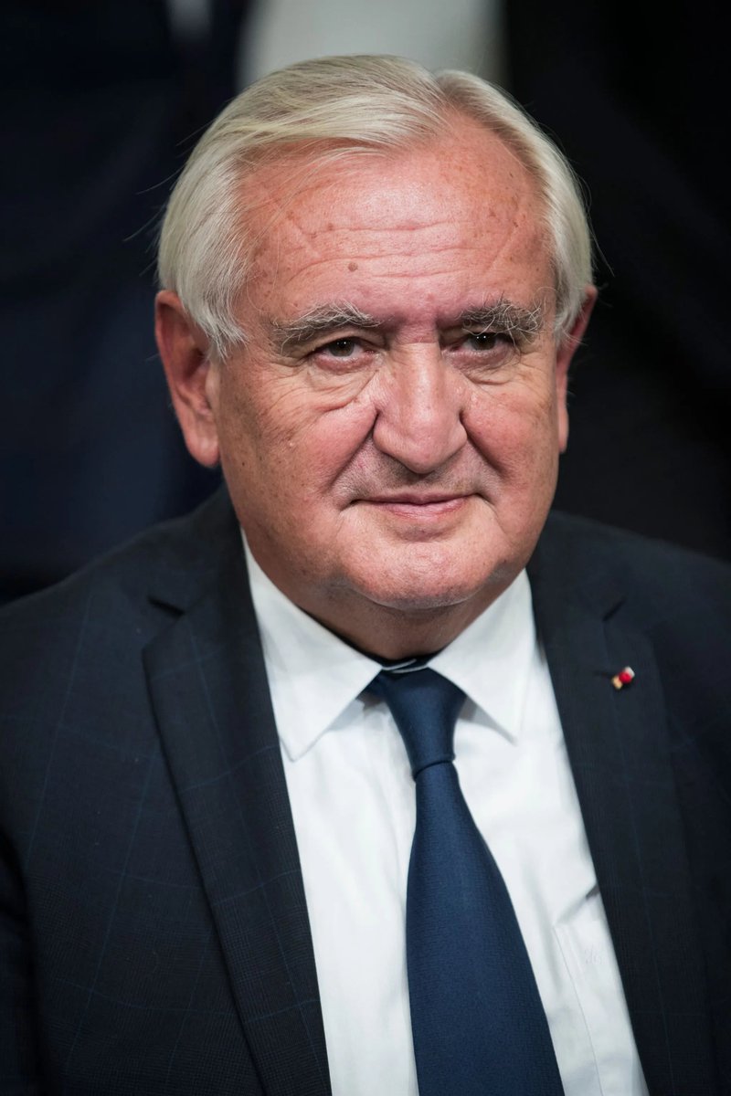 PEGASE83000's tweet photo. 🔴 INFO: L'ancien premier ministre Jean-Pierre Raffarin propose la suppression de deux jours fériés, travaillés mais non payés, pour financer les moyens de lutte contre les incendies.

Selon Raffarin "nous avons réussi à entuber royal les Français avec les vieux et le lundi de Pentecôte, pourquoi se priver avec les feux ?"