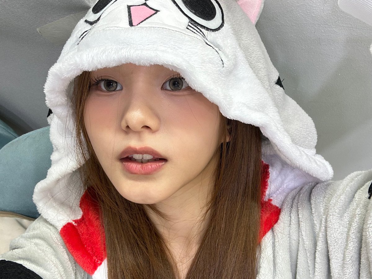 lingling_kiiras's tweet photo. 260726 #링링 비스테이지 팝

#KIIRAS #키라스 #LingLing https://t.co/JiZyRMLT94