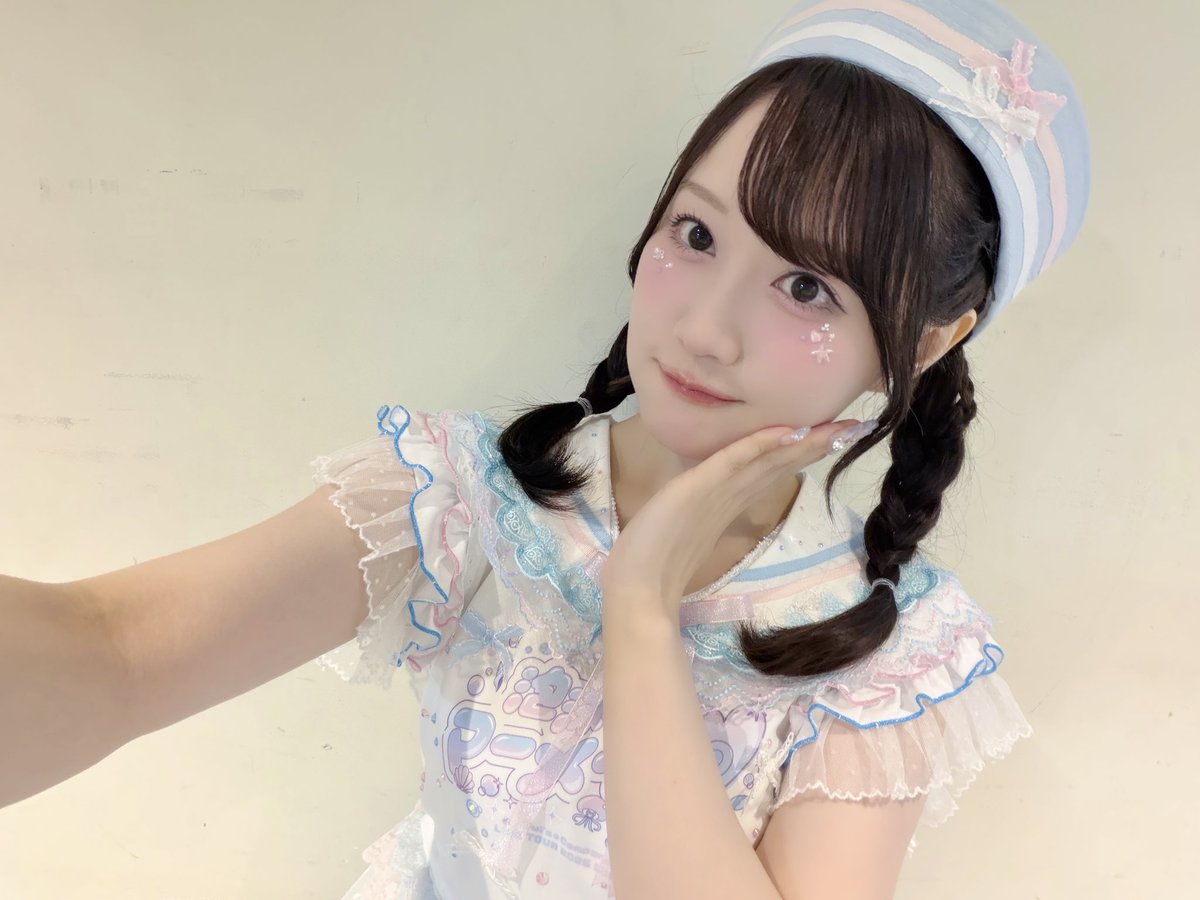 yui_ogura_815's tweet photo. 🫧Yui's＊Company. 
　LIVE TOUR 2026SUMMER🫧
 ～ #泡沫のマーメイド♡～🧜‍♀️ in京都🩵

はじめてのFCライブツアー初日！京都🫶
駆け付けてくれた社員のみんな、
本当にありがとう〜(*,,•ᴗ•,,)☆

約10年振りの夏ツアー、
暑すぎたよ〜！！🥺

次は私の地元、群馬で逢おうね🌻✨

#小倉唯FCライブツアー2026