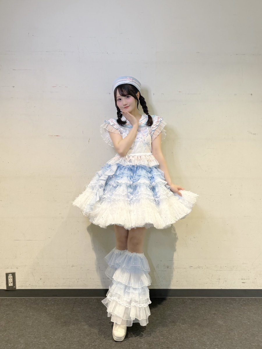 yui_ogura_815's tweet photo. 🫧Yui's＊Company. 
　LIVE TOUR 2026SUMMER🫧
 ～ #泡沫のマーメイド♡～🧜‍♀️ in京都🩵

はじめてのFCライブツアー初日！京都🫶
駆け付けてくれた社員のみんな、
本当にありがとう〜(*,,•ᴗ•,,)☆

約10年振りの夏ツアー、
暑すぎたよ〜！！🥺

次は私の地元、群馬で逢おうね🌻✨

#小倉唯FCライブツアー2026