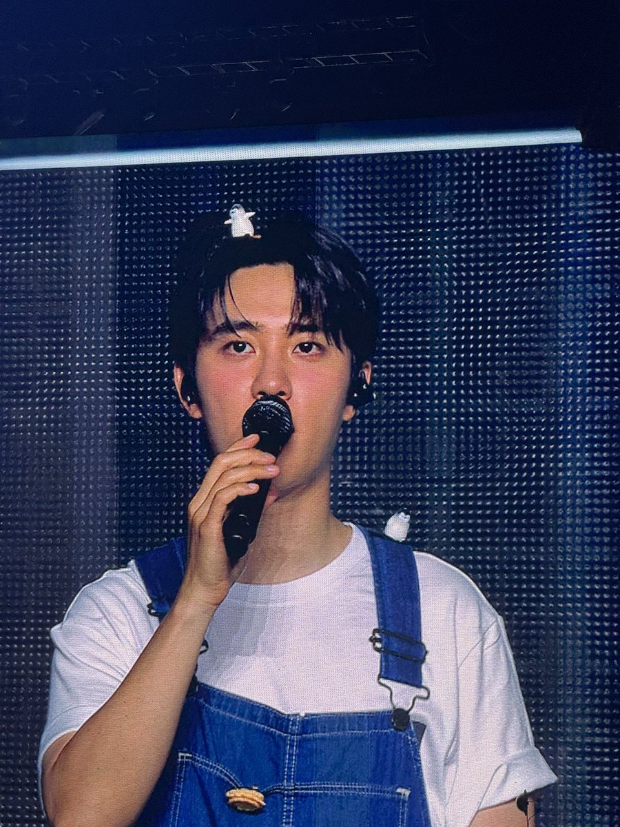 JJpeach_O's tweet photo. 도경수 이 얼굴로 단체 사진 남기는거 아냐ㅋㅋㅋㅋ 푸하핳핳ㅎㅎㅎ 아 징짜 걍 웃음이 멈추질 않네 https://t.co/a4yMvEPDbQ