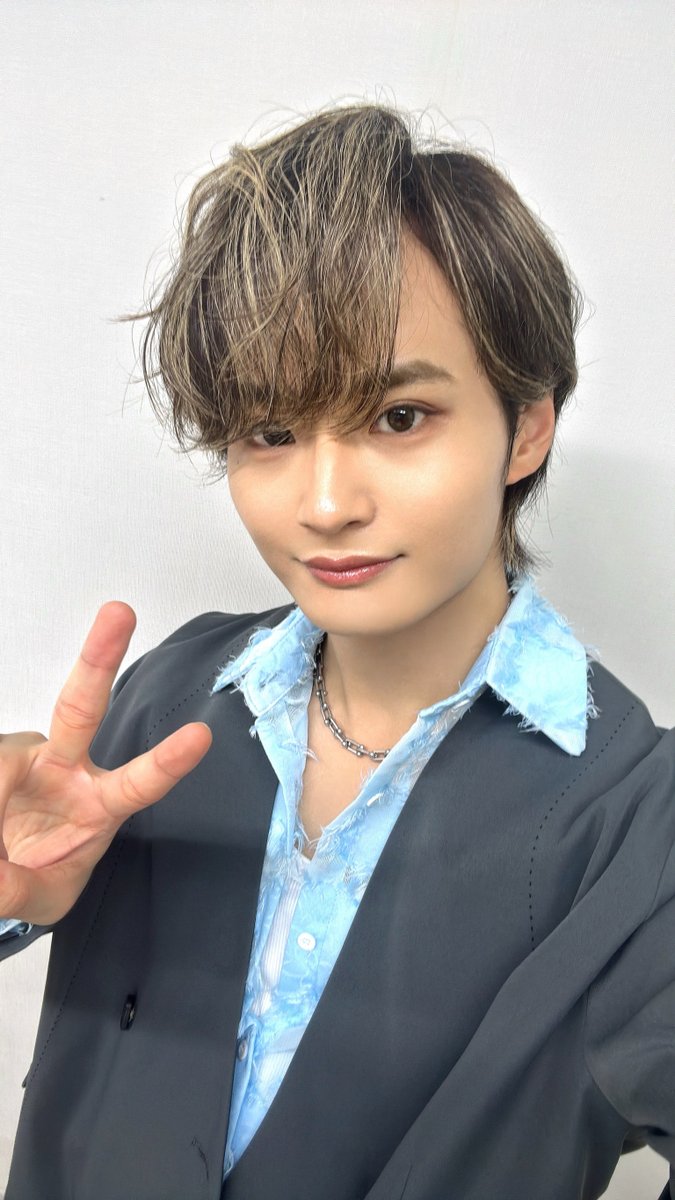 official_DXTEEN's tweet photo. [#寺尾香信]
Wanna期リリイベ最終日ありがとうございました！でもまだまだ夏はこれから🌞🌴🌺✨
最っ高の夏にしようね！

#DXTEEN #TERAOKOSHIN https://t.co/Jyv6adLJGd