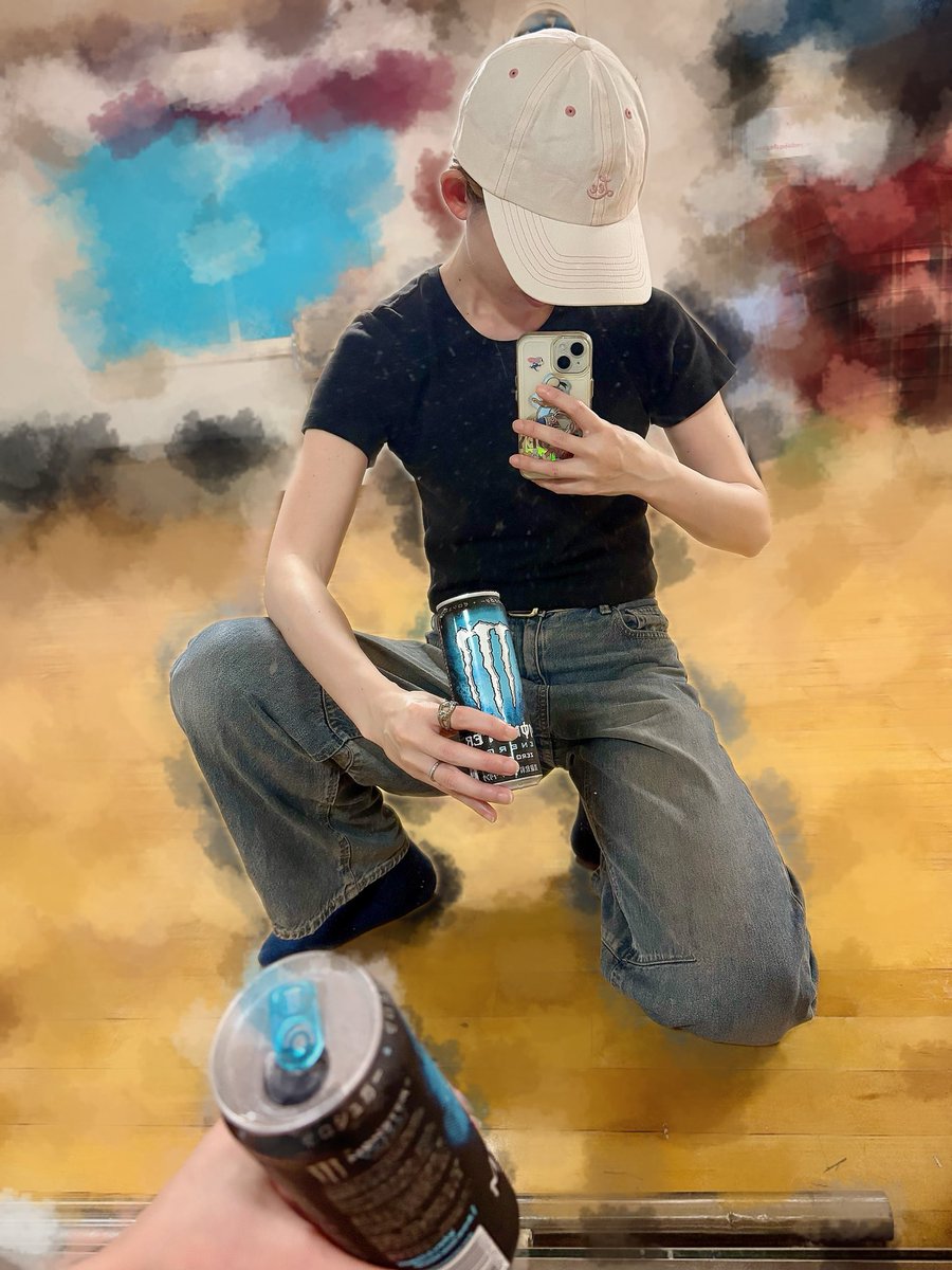 ren0x0u's tweet photo. 今日は練習でした！彼色のモン⚫︎ターを飲んで気合い入れて皆がくるまで自主練した💪🩵💎ちょっと前まで体調不良だったけど、無事に回復して比較的集中して練習できた気がする！踊ってない時の記憶力、3歩歩いたら忘れる鳥頭で自分でもビックリしたけど🐔💥健康大事！支えてくれる友達もっと大事！！ https://t.co/eMitlzNYSd