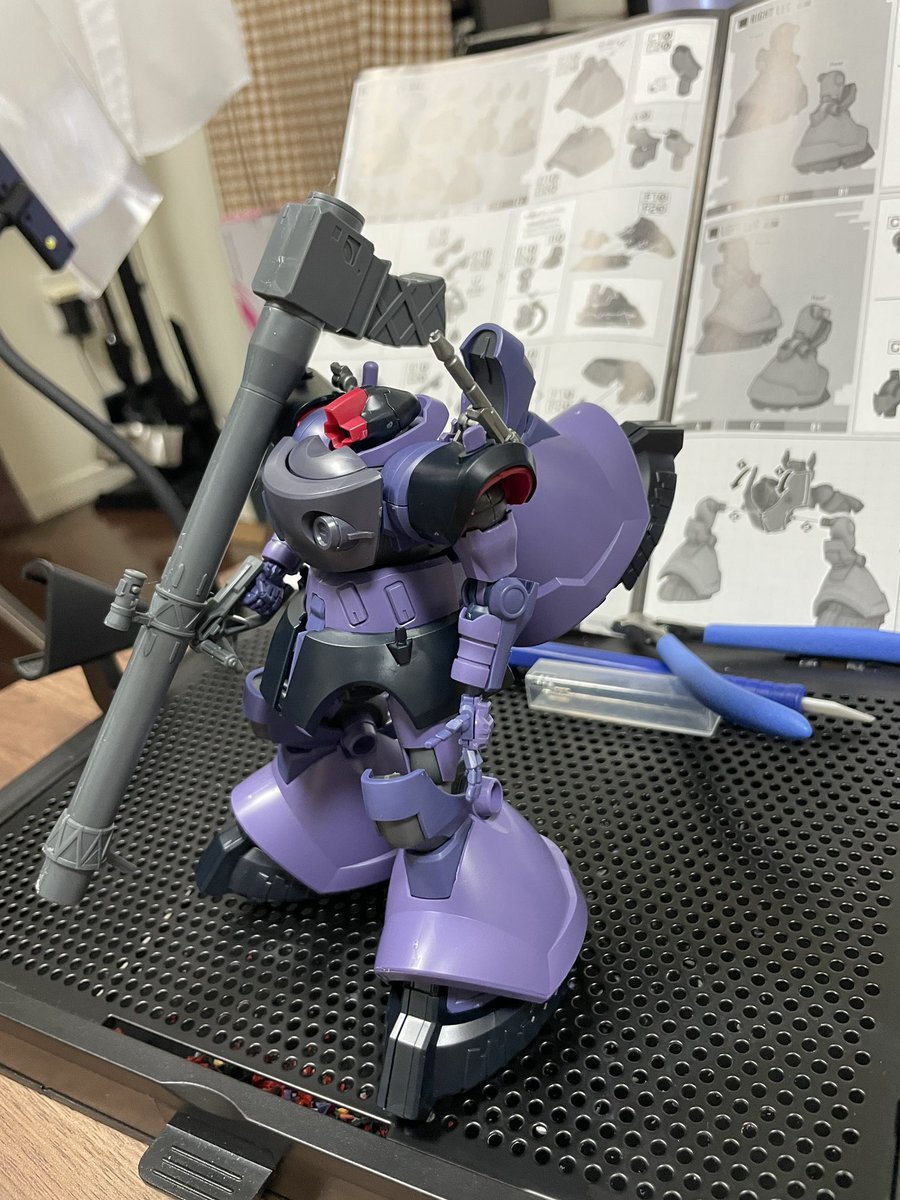 mmmkamikoh's tweet photo. GQリックドム。組んでみました！ワクワク感が1番あったのは最初の頭だったかなぁ^_^。3本目の足は、マッシュのドムの足を使ってるといった小話があったりしたらいいのにな。だから、ノーマルは二本足というのが設定ってことにします^_^。背中にスタビレーター、スタビライザーでもいいのにな。 https://t.co/4Rq7pxt6M8