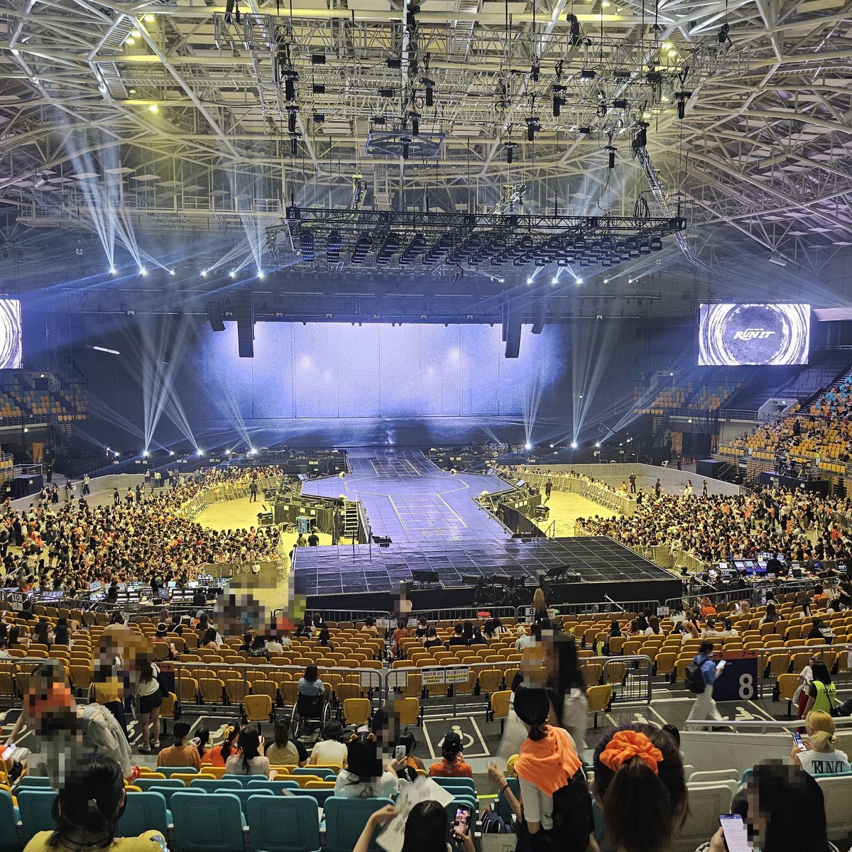 mini8verse___'s tweet photo. 스키즈 런 잇 RUN IT SEOUL 체조경기장
34구역 11열 시야
본무대                                                돌돌출 https://t.co/2ywPKSi8g7