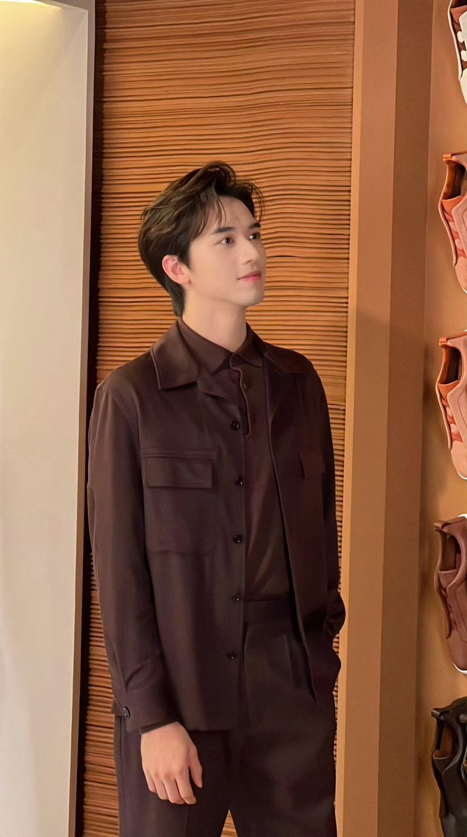 moonlight180924's tweet photo. あっ、可愛い。🐱💕
cr.橘子娱乐
#許魏洲 #xuweizhou #timmyxu https://t.co/oPH4b1SZPp