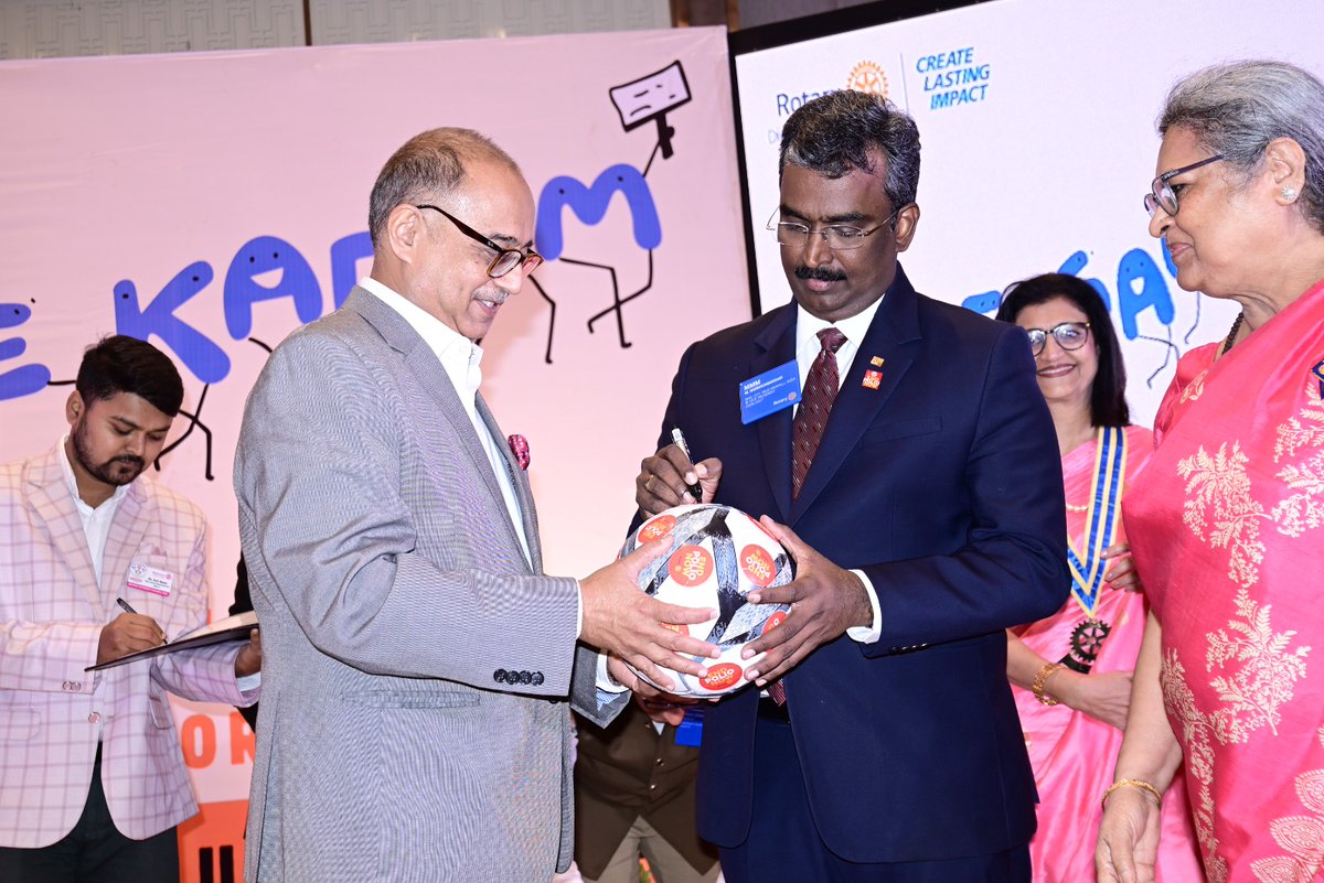 MMMTRICHY's tweet photo. மாறு.!! மாற்று.!!
Rtn AKS Er Muruganandam M [MMM]
Rotary International Vice President 2026-27
Rotary International Director 2025-27
Chairman - Excel Group of Companies

#MMMTrichy #MMMRotary
#MMMExcel #SayYEStoRotary
#UniteForGood #CreateLastingImpact https://t.co/qBWX7KH6Zb