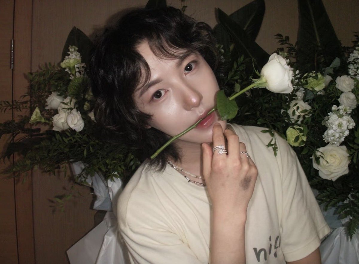 HRJFEED's tweet photo. #renjun social media update 

“🌹” https://t.co/RdyJ0yQty5