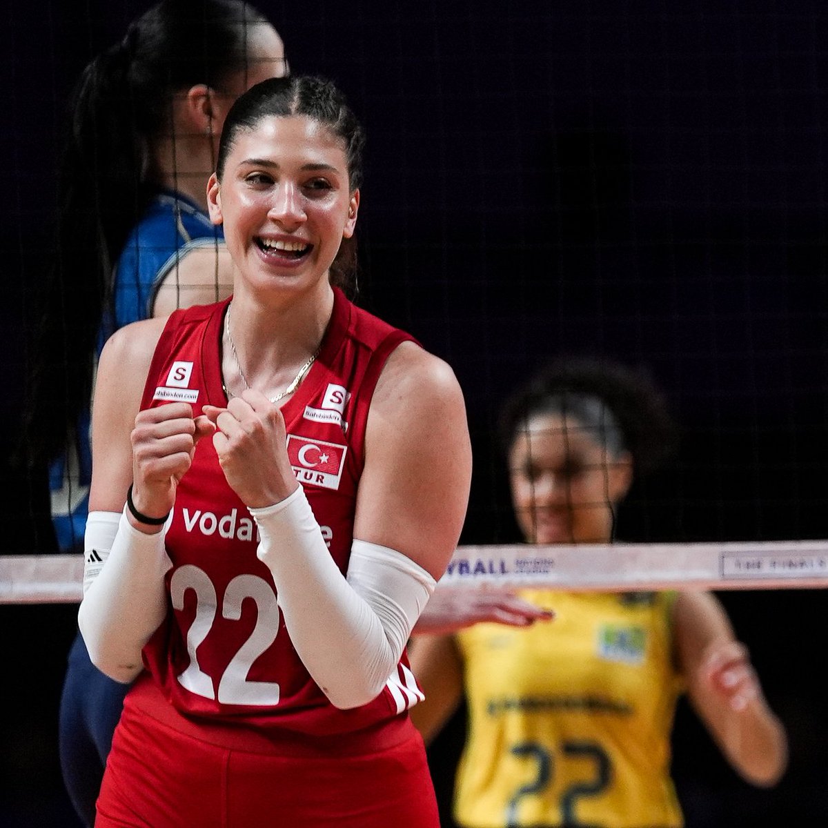 4141sport's tweet photo. ℍ𝕒𝕟𝕕𝕖 + İ𝕝𝕜𝕚𝕟 =  2️⃣5️⃣ Sayı

Hande Baladın üç sette 1️⃣4️⃣ sayı üretirken, İlkin Aydın da 1️⃣1️⃣ sayı üretti. https://t.co/iaCmxXBhmC