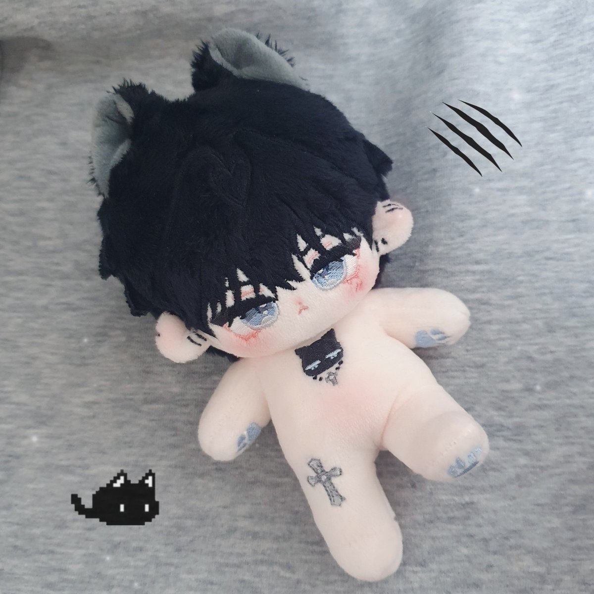 nielmong_doll's tweet photo. #솜인덕장터 #뽀요한
RT plz)

갠제 대행자분과 연락이 닿은 결과, 미성년자분이 도용해 개인 제작했음을 확인했습니다. 동일한 속성임을 감안해도 대부분의 디테일이 매우 유사해 도용으로 판단됩니다. 현재 모든 연락 수단을 차단하신 상태이므로 공개적으로 남기며, 회피하지 마시고 연락바랍니다. https://t.co/YOyV9n5OZw