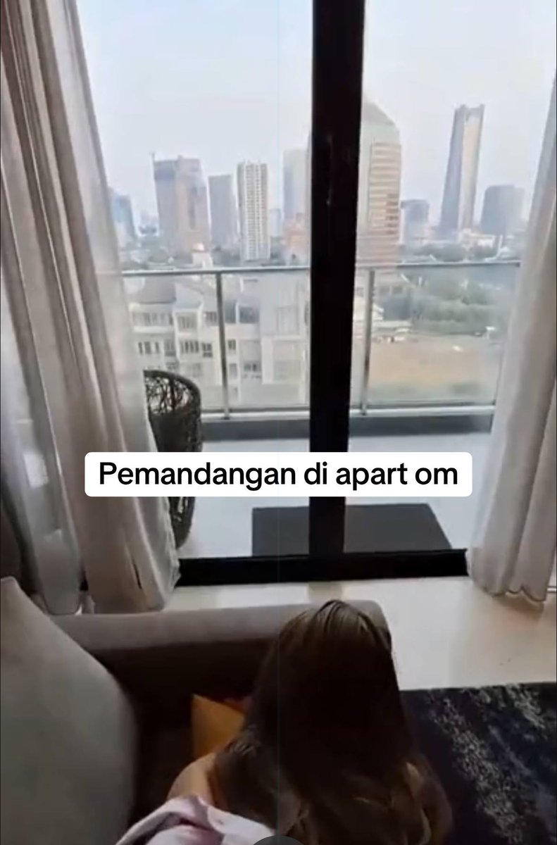 fernanbaliton's tweet photo. pemandangan di apart om keren
https://t.co/1LakU2fL8S https://t.co/SZqK3DbkTh