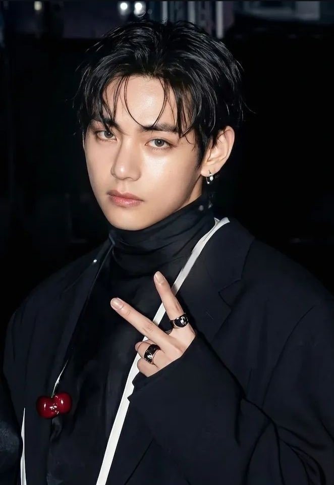 PopPlanet_'s tweet photo. BTS’ Taehyung Ranks No. 1 K-pop Visual of 2026.

@bts_bighit #V #뷔 https://t.co/wzjsSbueMY