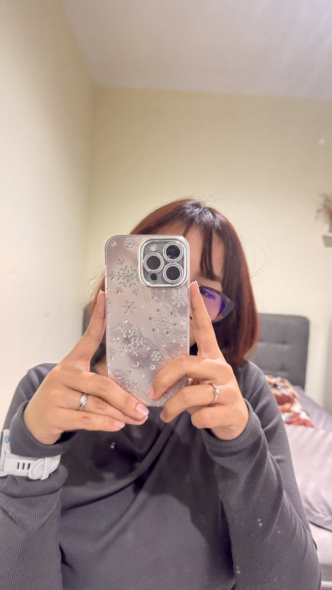 shineshinta's tweet photo. Nyengiiiirr sekaliii karena casinh hp titipan dari taobao cina udah dateng dan sedhangdhuutthh iniicch ✨
Suppeeerr luuvv~ 😆🫶🏼 https://t.co/3oTPfqnKeo