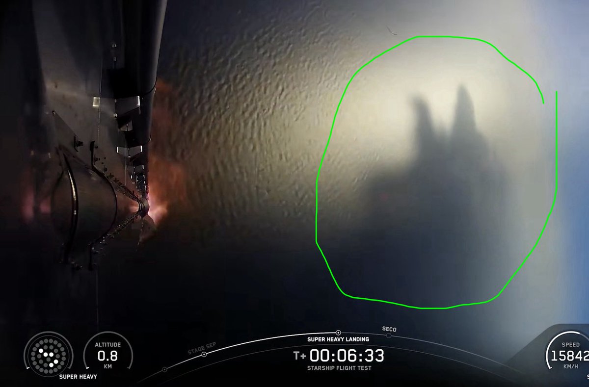 bmessinwu's tweet photo. @SpaceX @bluemoondance74 Looks like Dogecoin logo watching Starship landing. https://t.co/gwg5ec8ojW