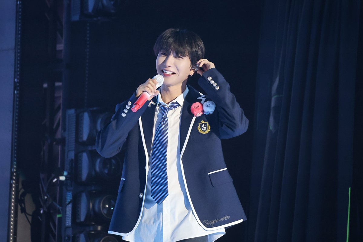 Ssspecial1004's tweet photo. 260726 [1983] 83z Fancon Day 3 

울고 싶을 땐 웃지 않아도 괜찮아요🫳🏻
@special1004 
#83line #superjunior83z
#leeteuk #이특 #박정수 https://t.co/34x89Nxd2m