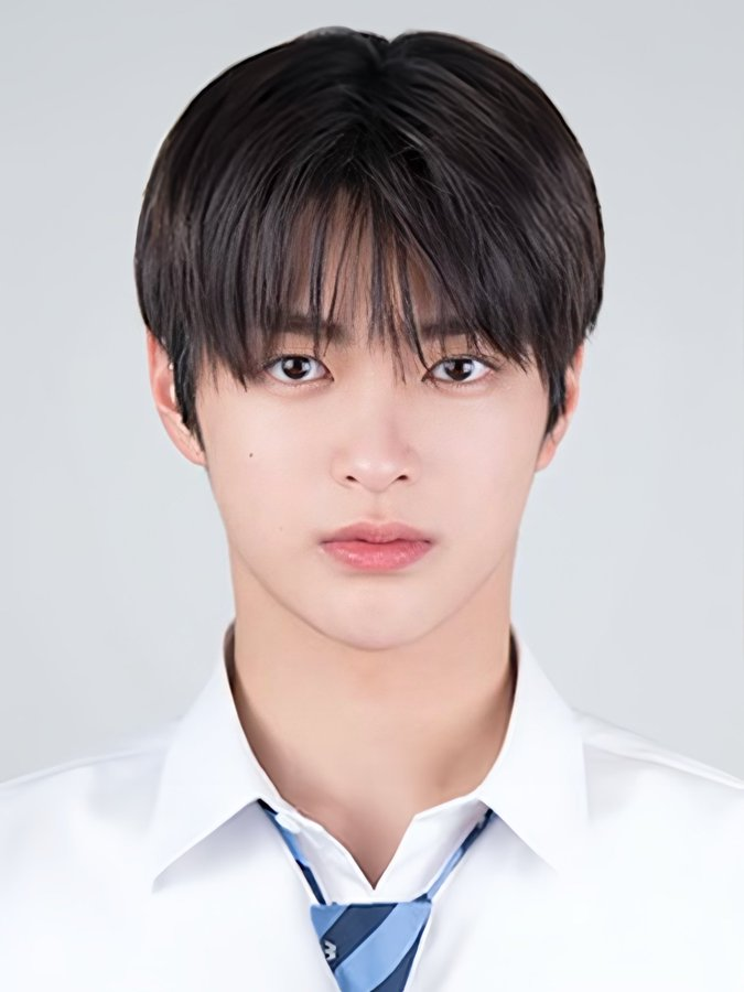 dxazzel's tweet photo. gila kata gw bighit nemu dimana ya 2009, jarak cuma sebulan, satu berprestasi di air satu di darat, satu arab satu meksiko, sama sama cakep bening paripurna, talented gak usah di tanya lagi.... https://t.co/z0eGe2IrnB