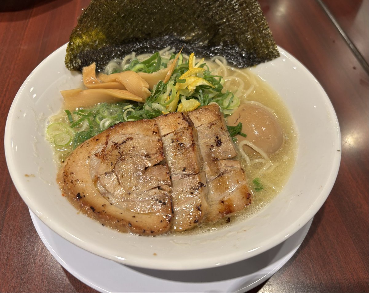 70rena_s2's tweet photo. 塩ラーメンうまっ！！
はまりそ(՞˶ᵒ̴̶̷᷄꒳ᵒ̴̶̷᷅ ˶՞) https://t.co/Xq67ATpY60