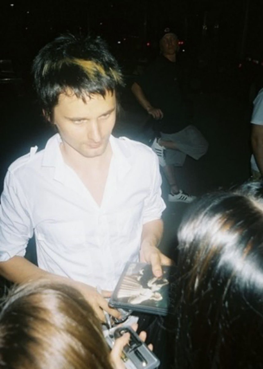 reedoedeer's tweet photo. calico matt bellamy come home, we miss you.. https://t.co/JnokT5BcFb