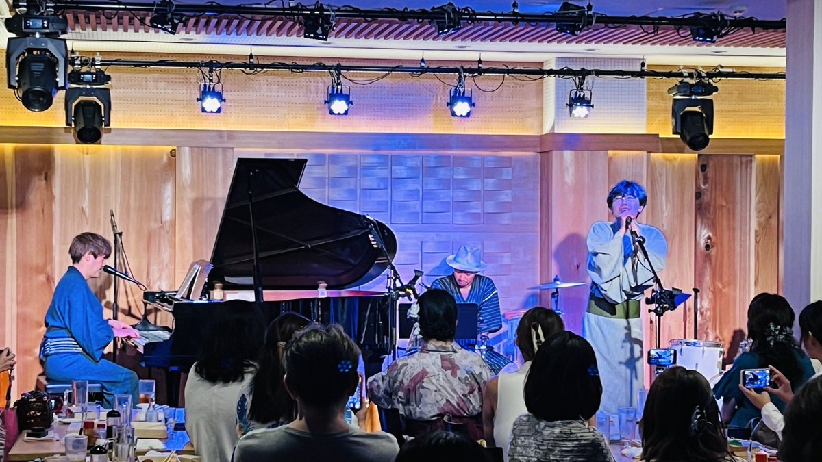 UDA_SHINYA's tweet photo. 日本海 大崎店
ファンクラブ限定ライブ
『N.atsU. 祭り』

たかりん全面サポート！
1部2部も浴衣で夏祭り気分も感じながら特別な時間

前日に喘息と診断され声も出なくなっていったけど「ふたりでN.U.やから」と庭瀬さん

込めた気持ちをFCのみんなも笑顔で受け取ってくれて…ほんと感謝でいっぱいです https://t.co/ZUWjYhdEd4