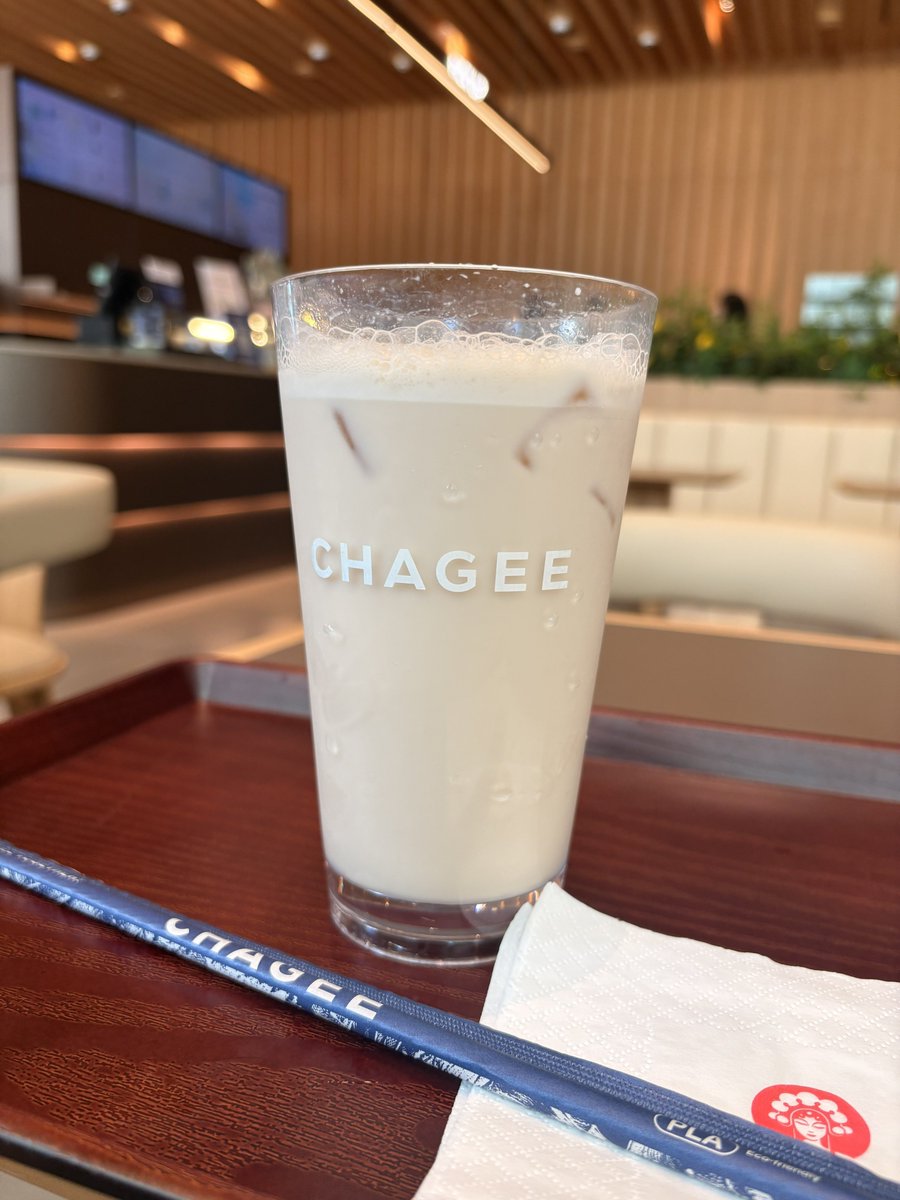 loud_self_talk's tweet photo. CHAGEE美味しかった！
ヨッサム店の方は並ばず秒で飲めた💗 https://t.co/U7GRhikn8D