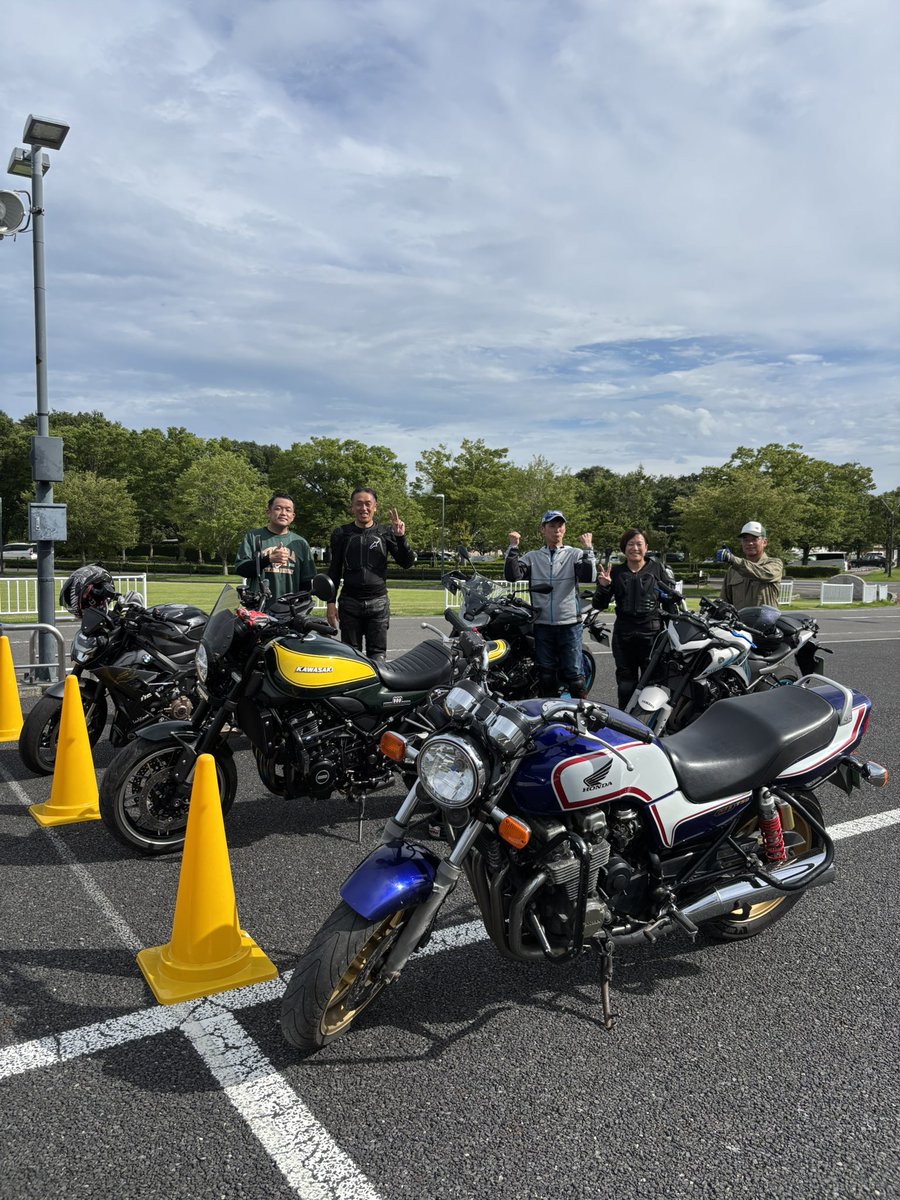 aktk1111's tweet photo. おかげさまで本日の魁!!バイク塾も転倒怪我なく更には帰宅まで天候にも恵まれ無事開催することが出来ました!本当にありがとうございます!!誰も来ないかもだけどやろう!!!自主開催を始めてからちょうど一年。おかげさまでたくさんの方に支えていただき今日がございます。改めまして感謝御礼申し上げます https://t.co/vPqBIkHR1b