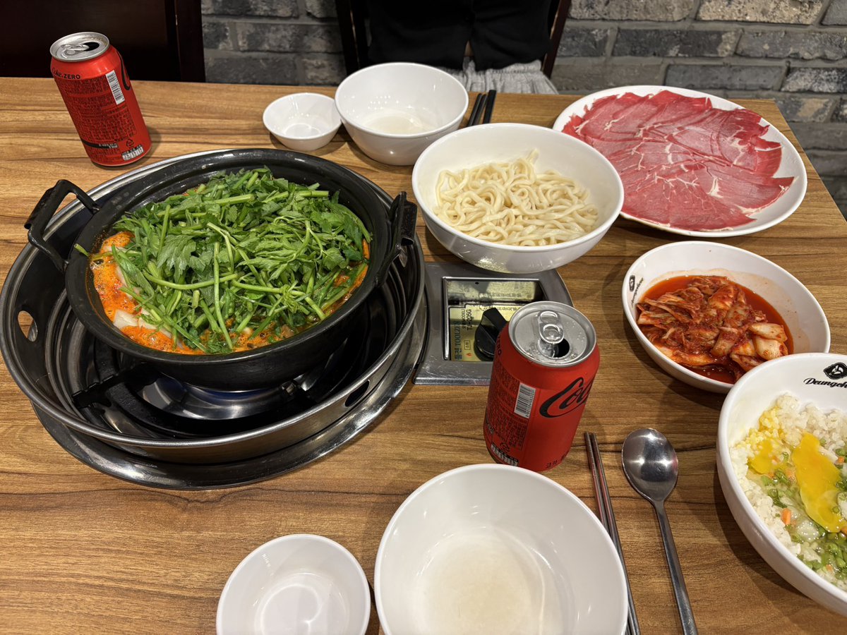 cvrbzw's tweet photo. 저녁식사 https://t.co/vkWV1GYdwt