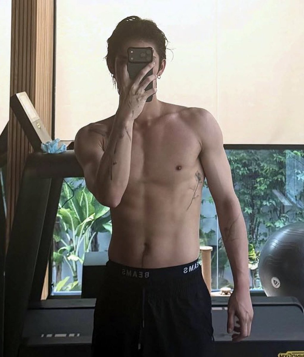 salmar49261304's tweet photo. ฮีเสยผมเปิดหน้าผากด้วยนะเนี๊ยะะ อ้ากกกกกก อยากโดดหน้าต่างอีกแล้ว 5555555555

IG bright
https://t.co/Ageu1vSEgA

#bbrightvc https://t.co/AnFCOfyBIF