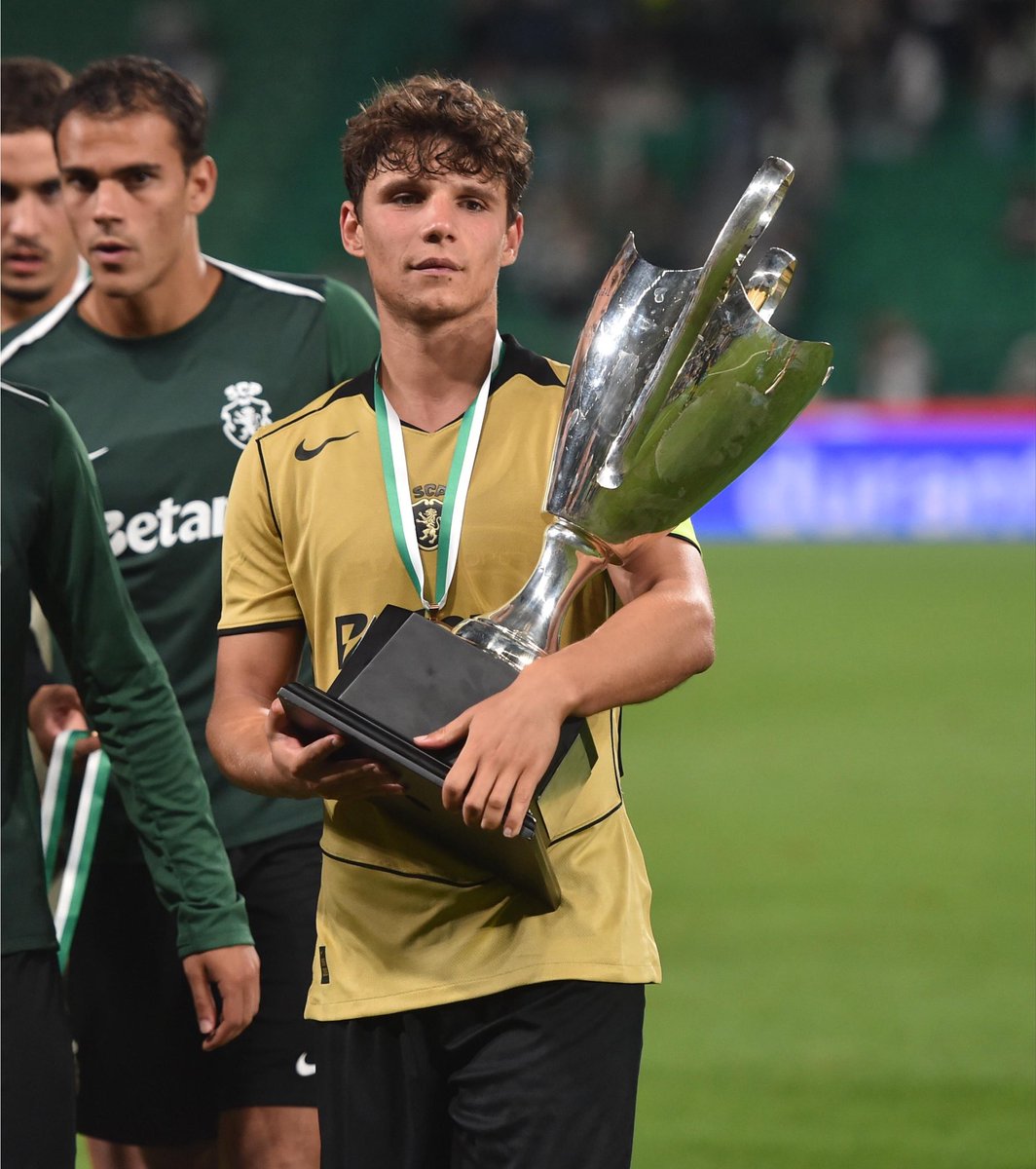 ATAlvalade's tweet photo. A story summarized:
- Rúben Amorim takes charge of a Sporting squad in disarray and overhauls it with youngsters including Eduardo Quaresma
- Quaresma’s maturity and attitude seem to never convince Amorim and he discards him 
- Underwhelming loans at Tondela and Hoffenheim 
- Finds his way back into the squad as a depth option mostly out of necessity
- Continues to see his role grow and impresses under Rui Borges for 2 seasons 
- Captain of Sporting 
A quite remarkable turnaround that doesn’t quite get the appreciation it deserves.