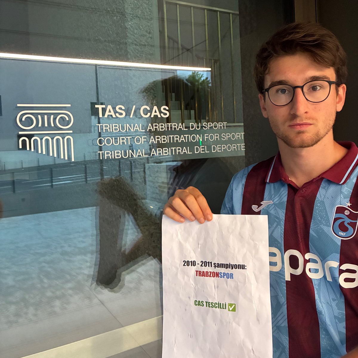 ragukebirce's tweet photo. #Trabzonspor Tescilli Şampiyon,
Doğruların Kaderidir yalnızlık
Konum İsviçre Lozan CAS Binası (Uluslarası Spor Mahkemesi) https://t.co/092GXMKLBG