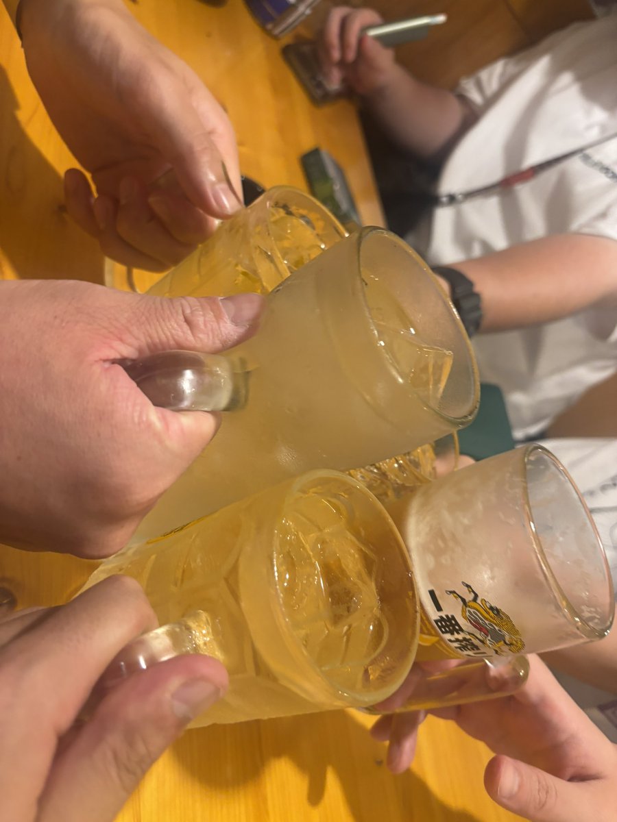 Wm3gtF's tweet photo. みおちおたおめー＼(^o^)／
はじまりました🍻
#ハシモトみるってよ https://t.co/3VXGMwFR03