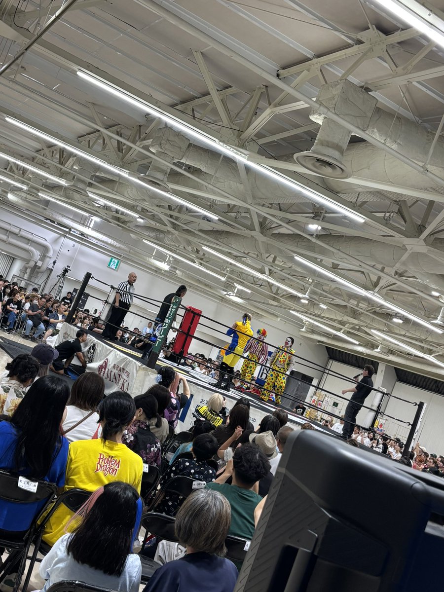ssm_yokosuka046's tweet photo. 神戸大会ありがとうございました！

恒例のサマフェスから試合とてんこ盛りな一日になりましたが、、

中でも辻口と大島のデビュー戦も凄く良かったですね🤡👏

今後の2人の活躍に期待します🙌

BAR PARADOXの我々の落書き？入りジュースも全て完売、ご購入の皆さんありがとうございました🫡

#DRAGONGATE