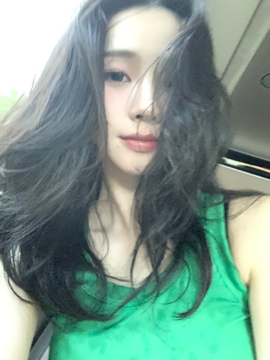 karinaofmoment's tweet photo. 260726 #카리나 인스타💙

더웠는데 안더웠어요

이거 진짜 진짜 내스타일 https://t.co/LOrFB2dl2D