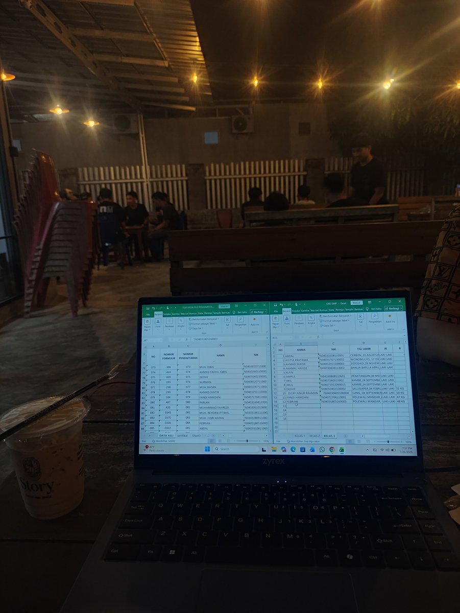 agngg16's tweet photo. Jdi gini rasanya jdi wali kelas tahun ajaran baru 🙄 https://t.co/LPJ8nugHHZ