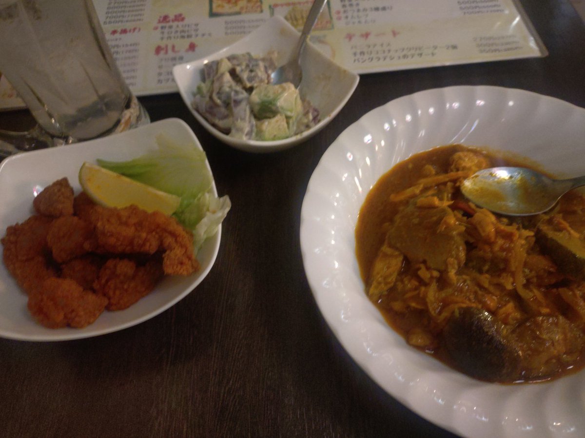 sanpin6's tweet photo. 十条 ひかる屋
バングラデシュ風味のカレー味の餃子がうまい https://t.co/sZqAL0cUXj