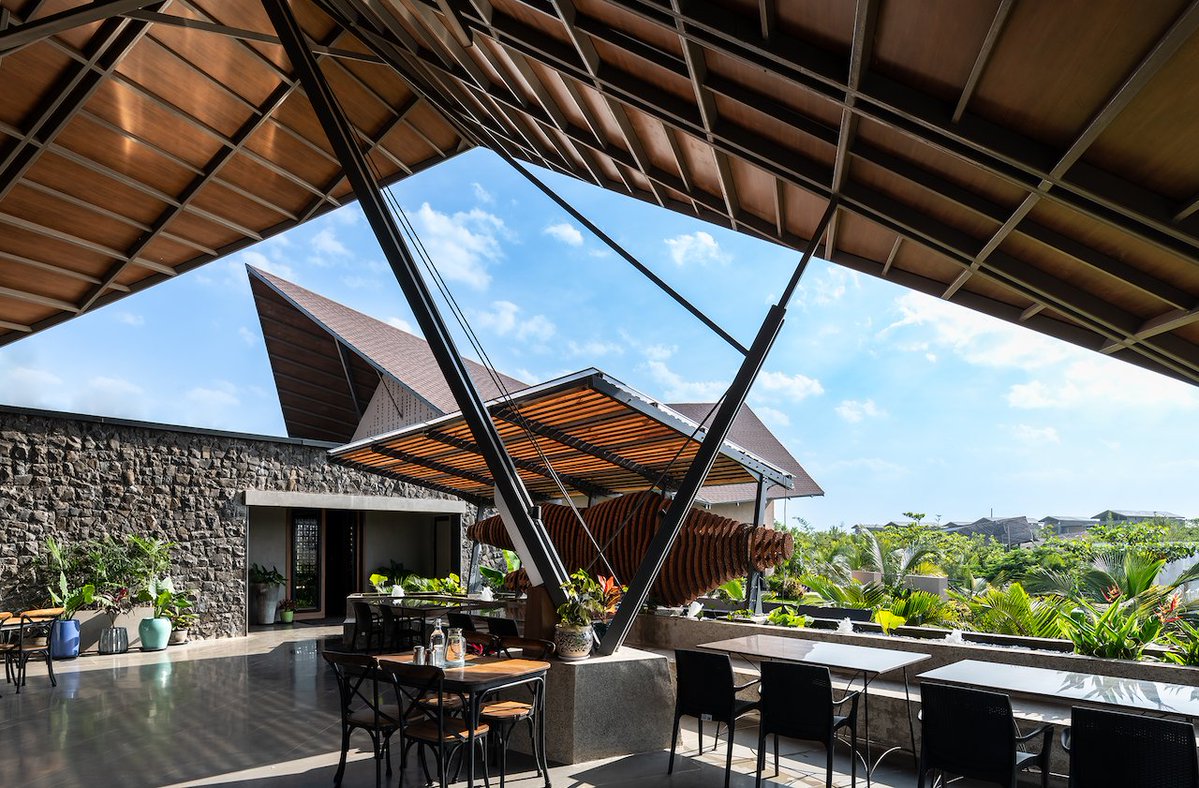Architizer's tweet photo. #ProjectOfTheDay: ORGANO ANTHARAM "THE RURBAN COMMUNITY" by FHD India
Inspired by the spatial logic of the traditional Indian village, this residential community organizes homes into walkable hamlets connected by green corridors, shared streets and productive farmland.
📍 Hyderabad, India #ArchitizerAwards
Details: https://t.co/CSXsJC4p09