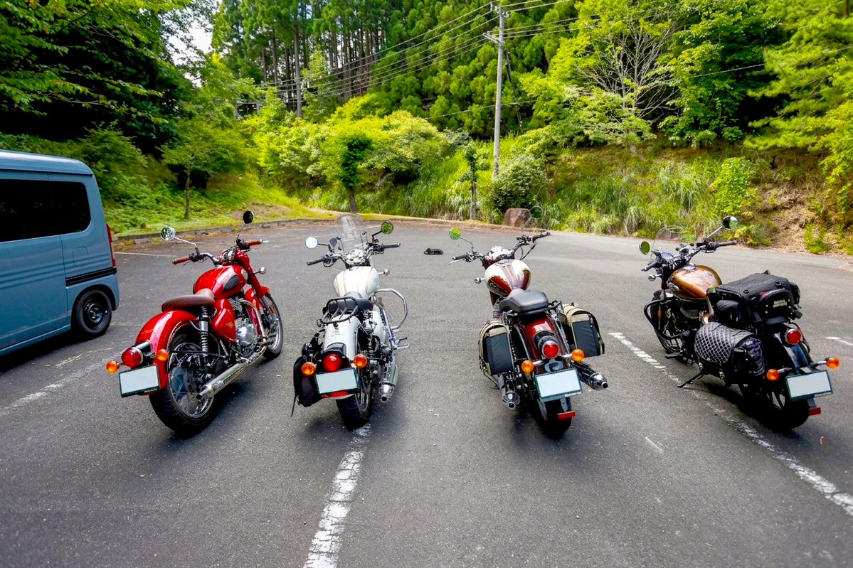 Ken_YZFXDL's tweet photo. という事で、今日は珍しいRoyalEnfieldのバイクが４台集まったツーリングでした。
#ロイヤルエンフィールド
#RoyalEnfield
#クラシック350
#Classic350
#クラシック650
#Classic650
#メテオ350
#Meteor350 https://t.co/9nkkJnYsI7