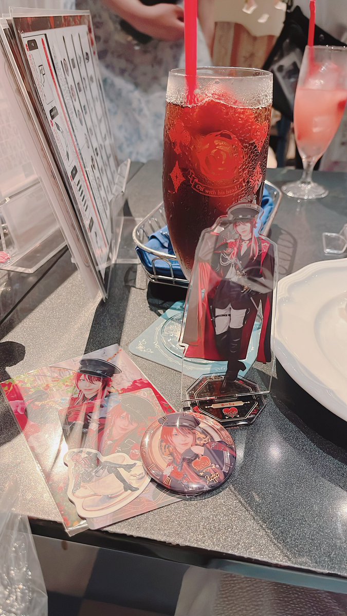 krnsk_3_2's tweet photo. 𝕚𝕜𝕖𝕔𝕒𝕗𝕖 𝟚𝟘𝟚𝟞.𝟟.𝟚𝟞
久しぶりにチェキいっぱい撮れて楽しかった✌🏻
両隣の方優しくてなんかグッズたくさん集まって𝓱𝓪𝓹𝓹𝔂🥀 https://t.co/RECII4SnZb