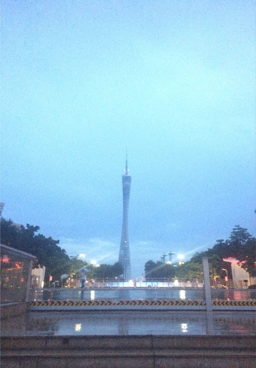 Sebastian060100's tweet photo. 你的城市我去了 就当我们见过了
 #레친소 #wlw #les #女同性恋 https://t.co/uDSE03fNkS