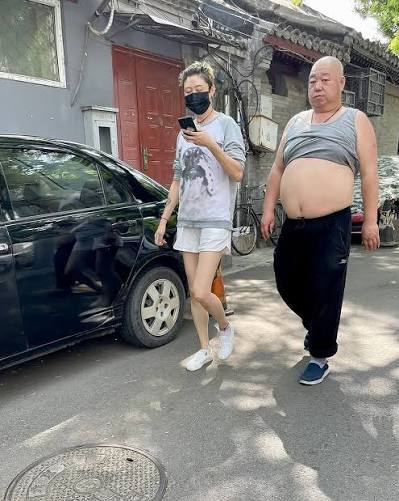 MacSingularity's tweet photo. 北京比基尼 膀爺、中国女友史黛西在游艇上/露胸骑鸡巴 https://t.co/GoliGSfXju