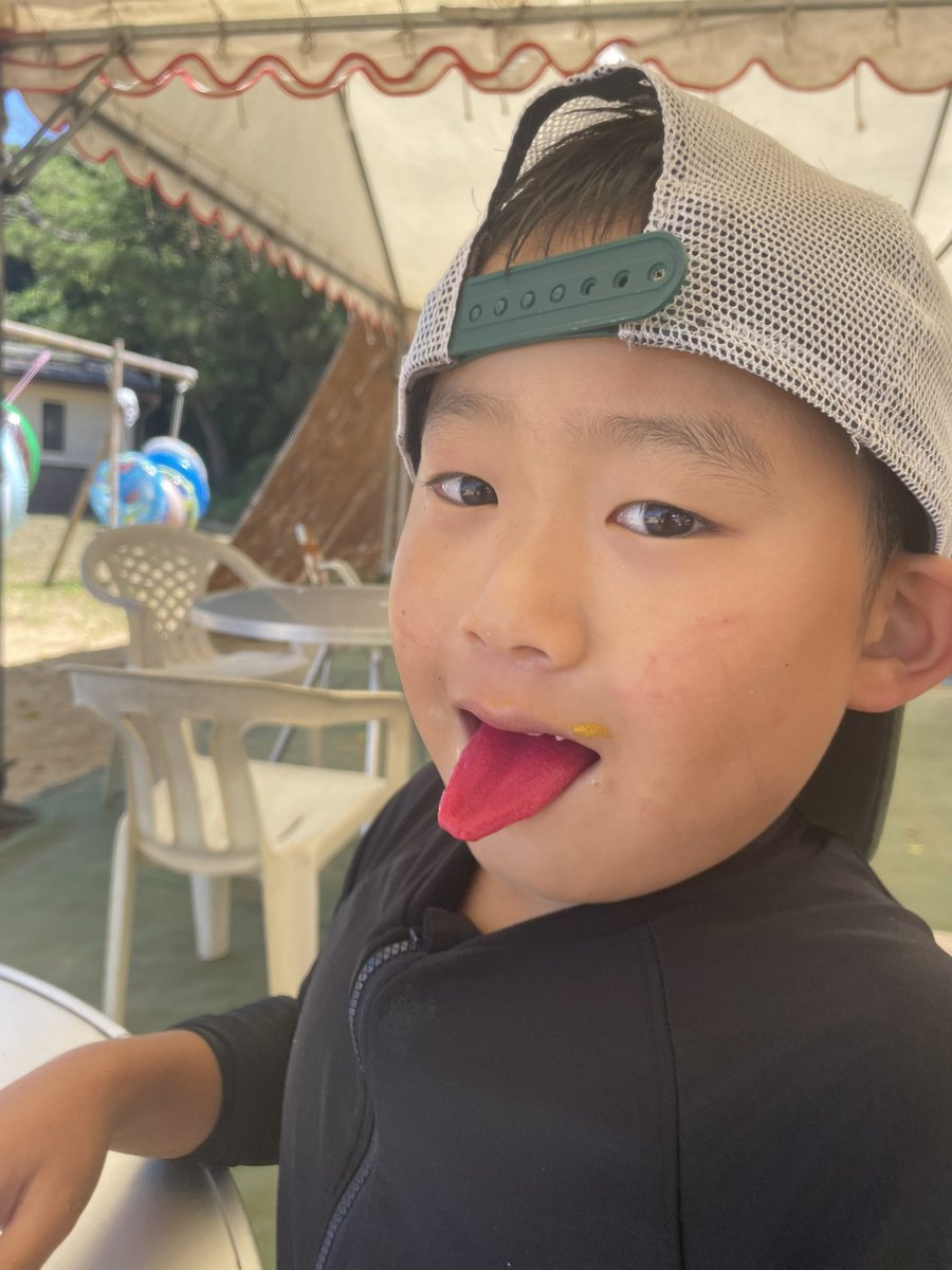 fuyuse0128's tweet photo. 先日、息子が、
「海の水がしょっぱいのを知らない。」
と言っていたので、急遽、海水浴に。

息子と娘は初海水浴。

ね？しょっぱかったでしょ？ https://t.co/57sWFtRmHV