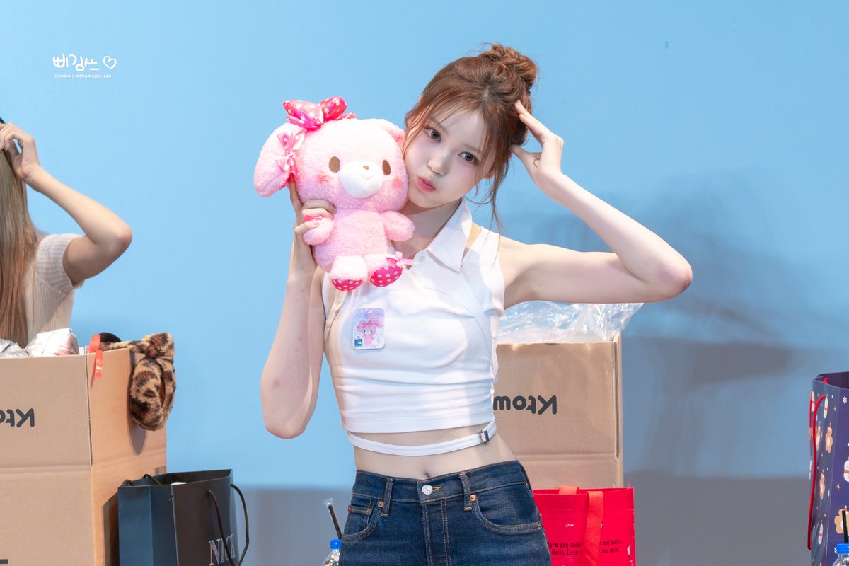bbigingseu_2201's tweet photo. 260704

#정세비 #JEONGSAEBI #이즈나 #izna https://t.co/W8Iwp7nd8Q