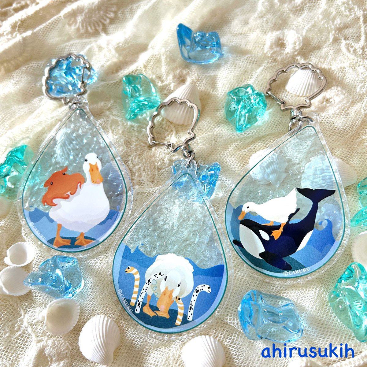 ahirusuki0609's tweet photo. ちょっとずつ紹介
#カフェとあひるとにわとりと に連れて行く作品達🪿🦆🐓

「あひるさんと海のいきものたち」アクリルキーホルダー

新作出来ました‼️
めんだこさん、チンアナゴさん、ニシキアナゴさん、シャチさん🫍
めっちゃ可愛く出来たよー💕
ウォーターエフェクト良き👍

#CARURU 
#喫茶コトリ https://t.co/9kiozJ1sxK