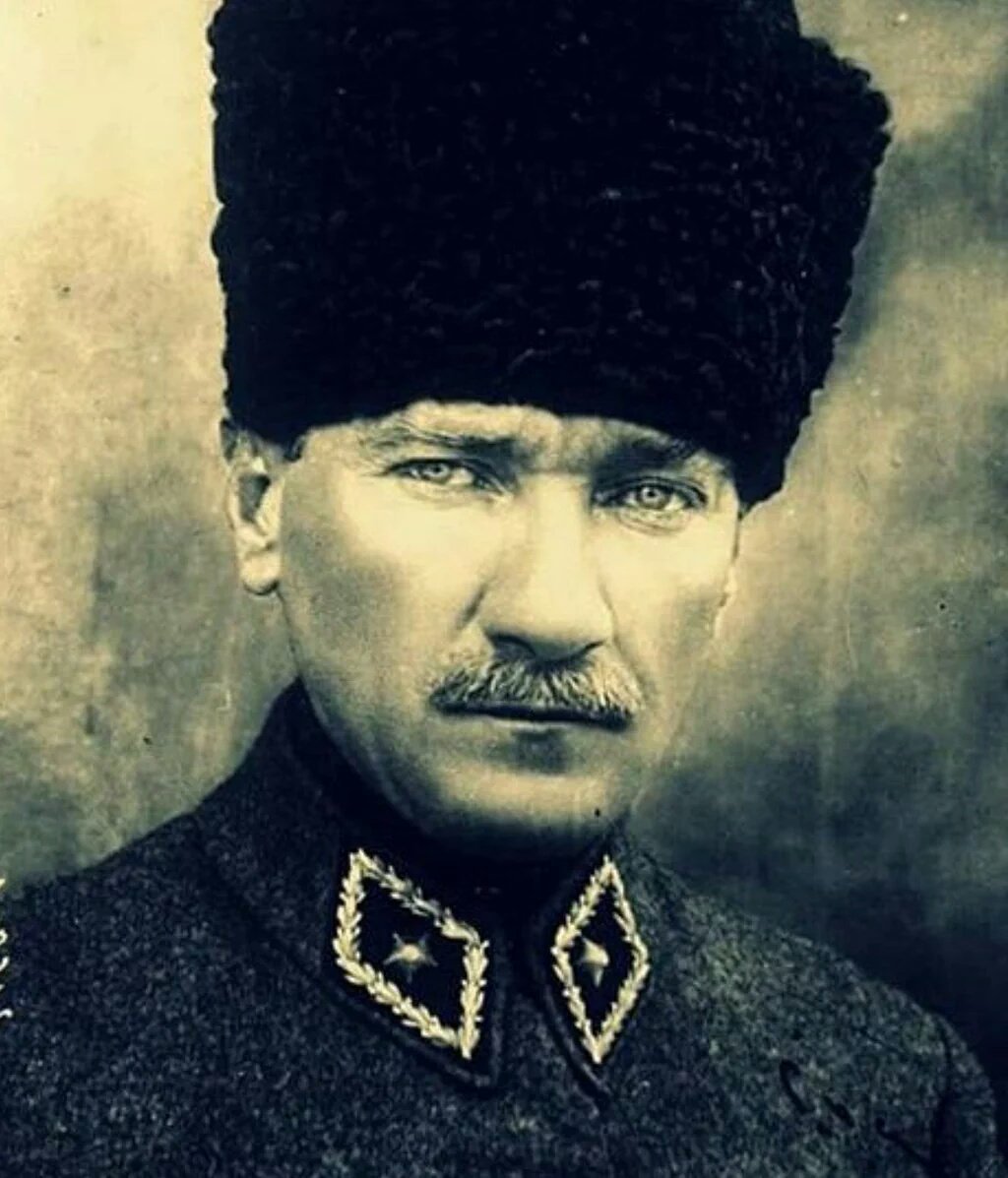 KemalistTim's tweet photo. Benim kahramanlarım, hayallerini hiçbir şeye satmayan kişilerdir. 

Mustafa Kemal ATATÜRK https://t.co/e3bCE9EeuE