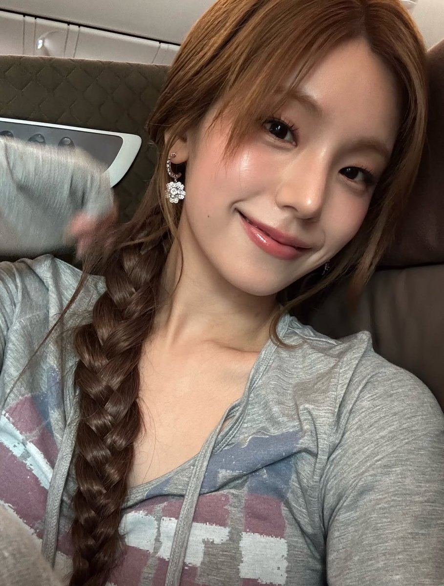 yejigallery's tweet photo. #YEJI yezyizhere instagram update https://t.co/VsNEHxvY11