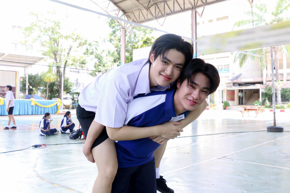 GoodBoySeries's tweet photo. แก๊งเด็กดี! [Q2] 
มาแบบกึงๆ แต่แก๊งเราไม่ได้ดึงมันตึงเองนะค้าบบบ😚

#GoodBoySeries 
#GMMTV
@lukepeemsan @mickmetas @mmymeiii @Tata_tarnpol https://t.co/lK2TeiMqhI