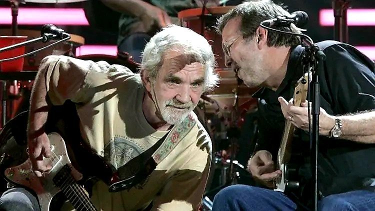 F3hvu6kKTYXcOAF's tweet photo. Live that day properly, this day in your life comes only once. - #EricClapton
#JJcale
#RIP
Anyway The Wind Blows
Live In San Diego, California 2007.
https://t.co/yFkjncFh9i… https://t.co/2UAj5O9ojy